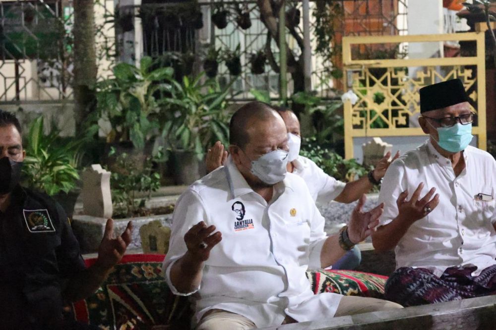 Ketua DPD RI AA LaNyalla Mahmud Mattalitti ziarah makam Gus Dur di Jombang