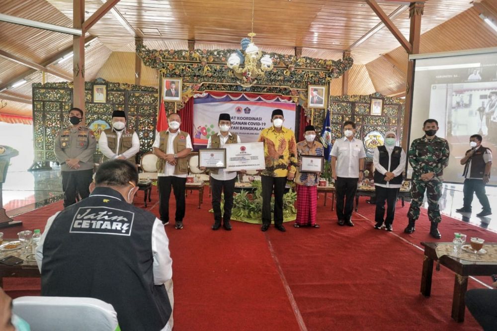 Forkopimda Jatim, BNPB dan Kemenkes ber kolaborasi mengatasi wabah Covid-19