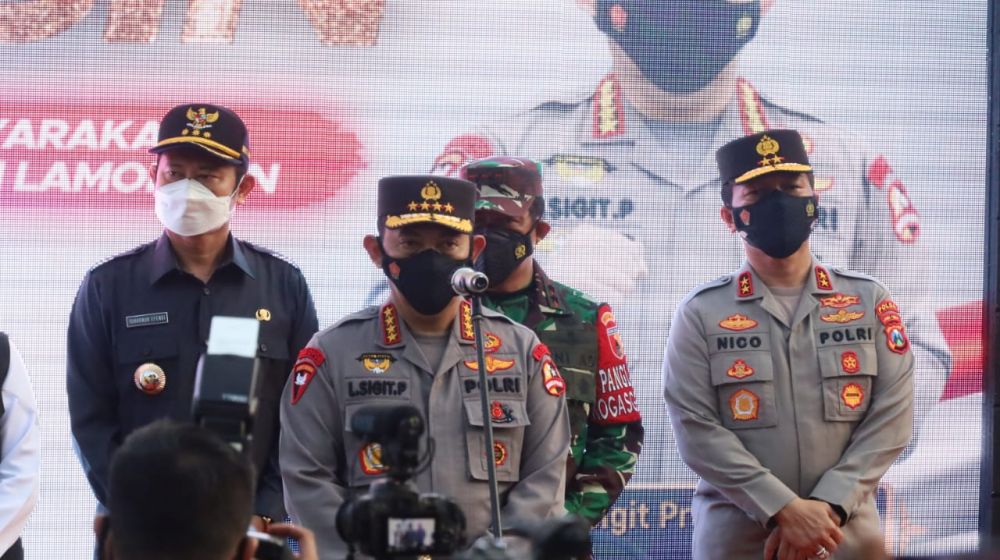 Kapolri bersama Panglima TNI tinjau Vaksin massal di Lamongan Jatim
