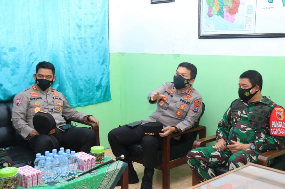 Kapolda Jatim, Pangdam V Brawijaya dan Forkopimda Sambangi kecamatan Arosbaya