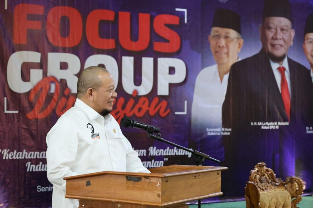 Ketua DPD RI saat membuka Fokus Group Discussion di IAIN Pontianak