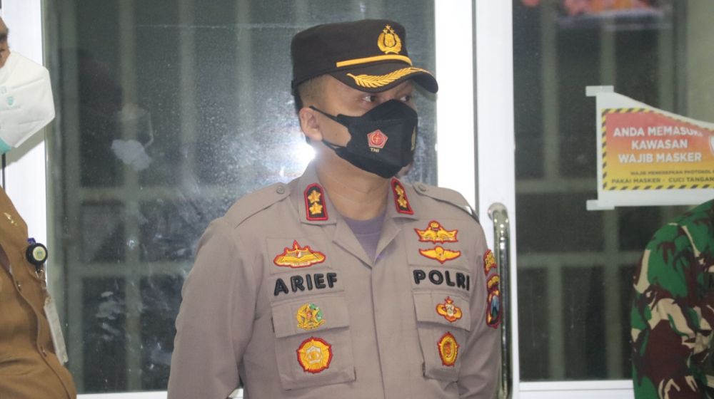 Kapolres Gresik AKBP Arief Fitrianto bersama Bupati Gresik tinjau lokasi Gejos