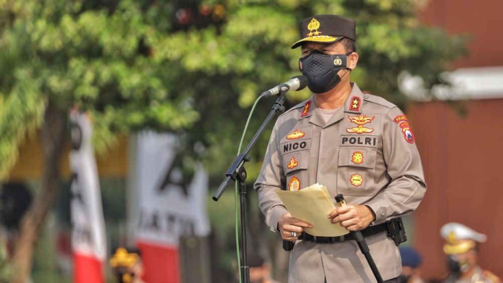 Kapolda Jatim Irjen Pol Dr Nico Afinta pimpin gelar apel pelepasan personil Korps Brimob bantu penanganan Covid-19