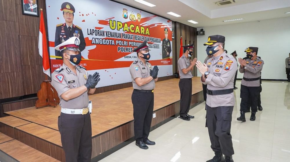Secara Virtual Polres Gresik Gelar Upacara Kenaikan Pangkat Reguler