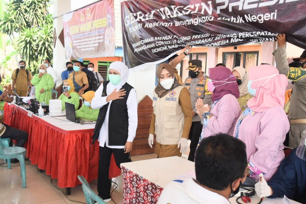 Khofifah Minta Semua Pihak Maksimalkan Vaksin saat PPKM Darurat
