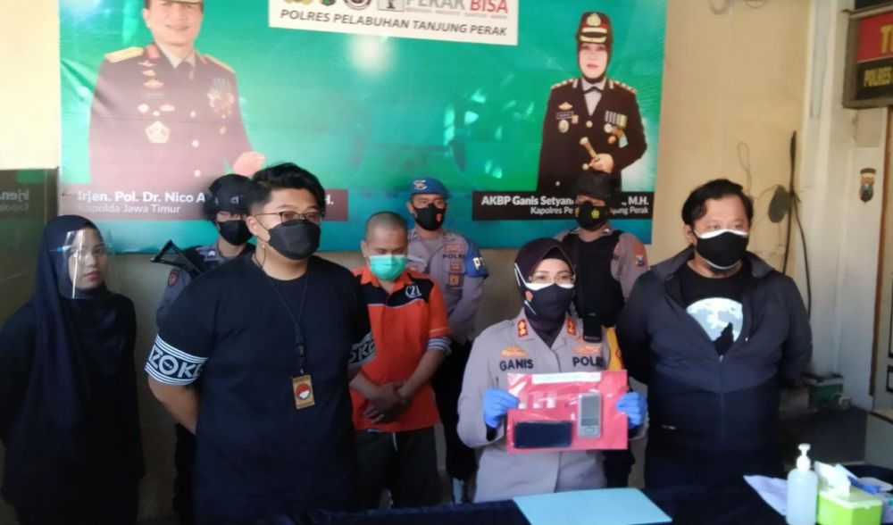 Satresnarkoba Polres Pelabuhan Tanjung Perak amankan tersangka beserta barang bukti