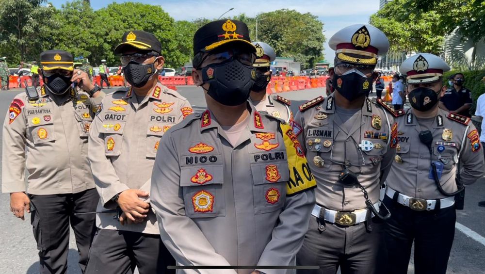 Kapolda Jatim Irjen Pol Dr Nico Afinta saat memberikan arahan pada masyarakat dan harapannya ke perusahaan bisa mengikuti program pemerintah