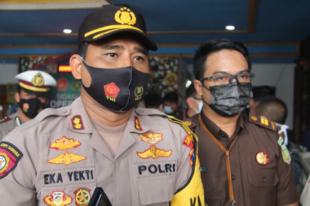 Kapolres Lumajang AKBP Eka Yekti Hananto Seno saat gelar Ops Yustisi PPKM Darurat