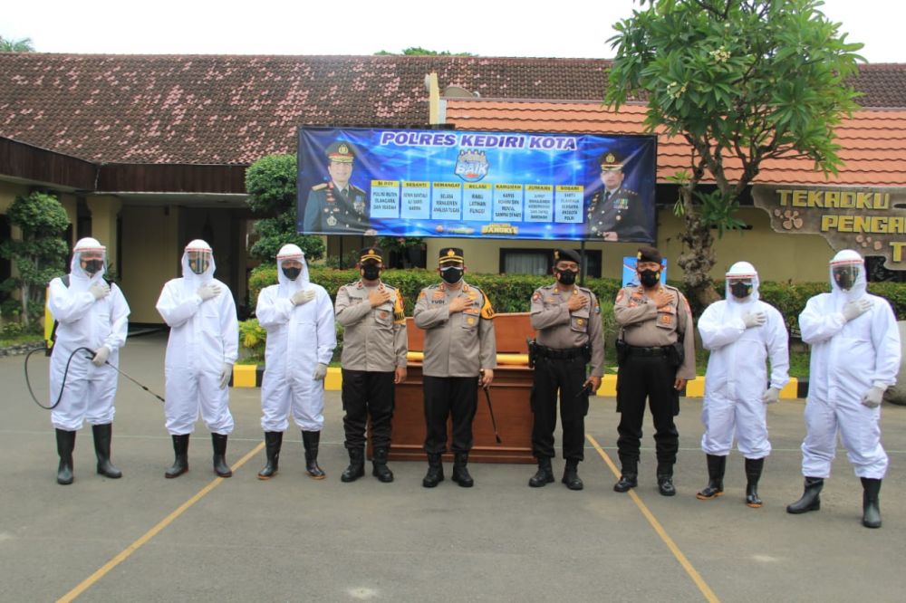 Polres Kediri Kota bentuk tim pemulasaran Covid-19 dan simulasikan cara tangani korban