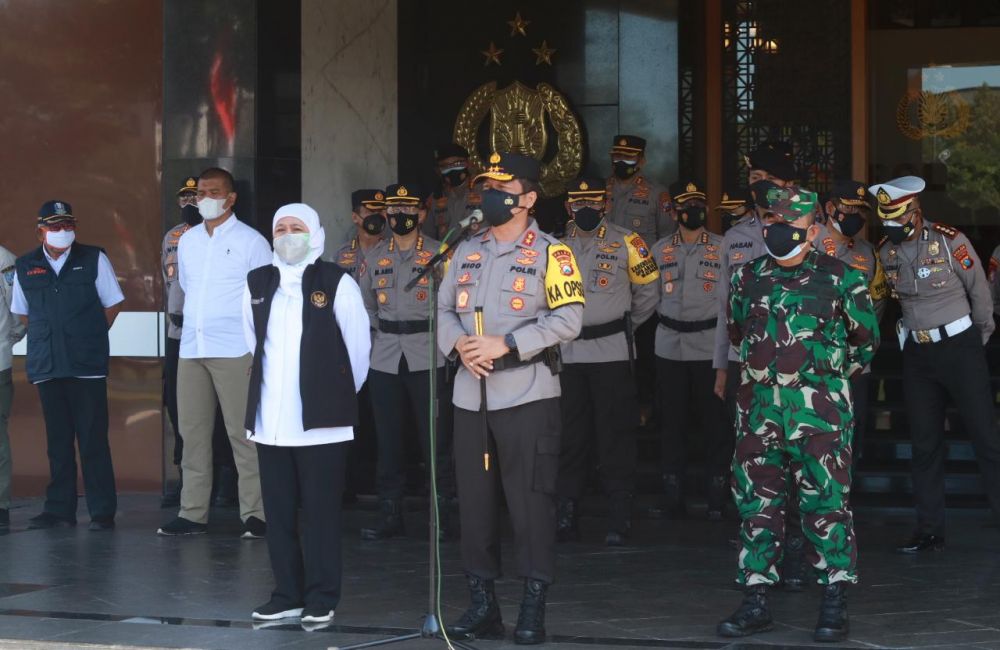 Kapolda Jatim Irjen Pol Dr Nico Afinta saat memberikan sambutan bersama Gubernur Jatim dan Pangdam V Brawijaya di Polda Jatim