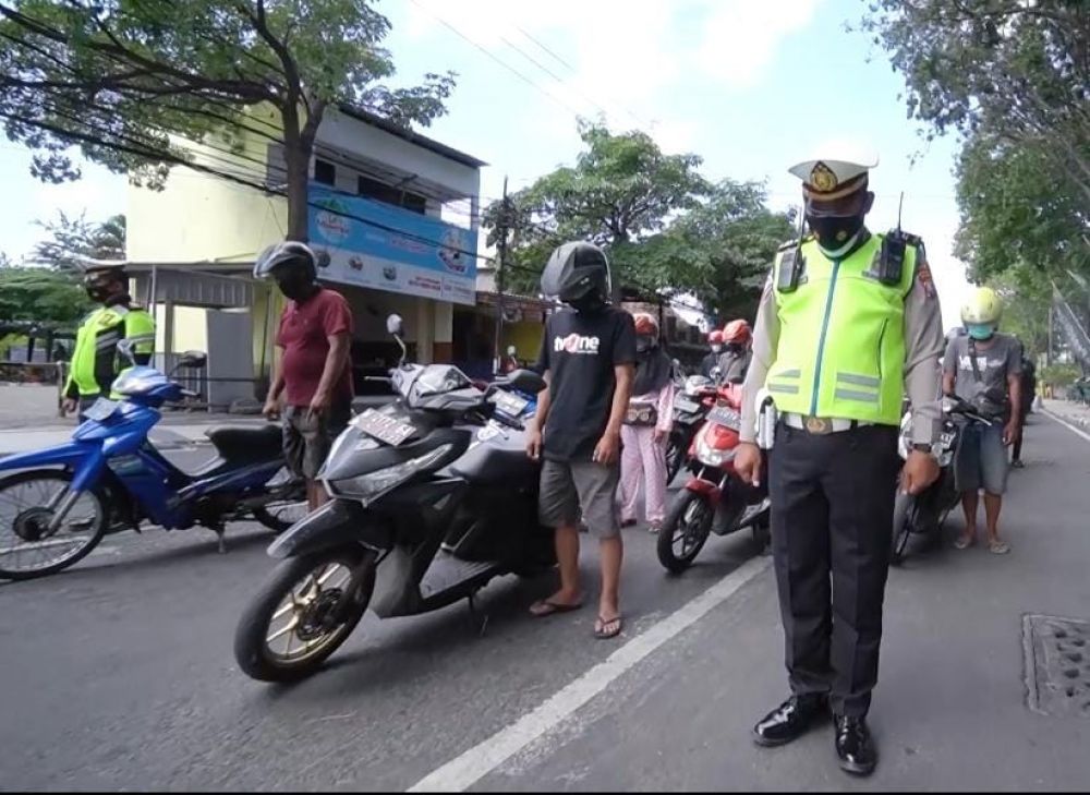 Polres Gresik ajak semua lapisan masyarakat heningkan cipta untuk para korban Covid-19