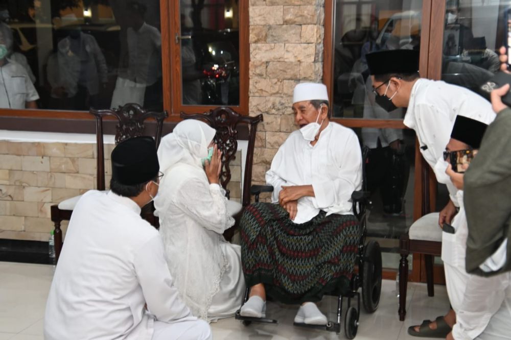 Gubernur Jatim Khofifah Indar Parawansa saat silaturahmi ke Ponpes Al Falah Mojo Kediri