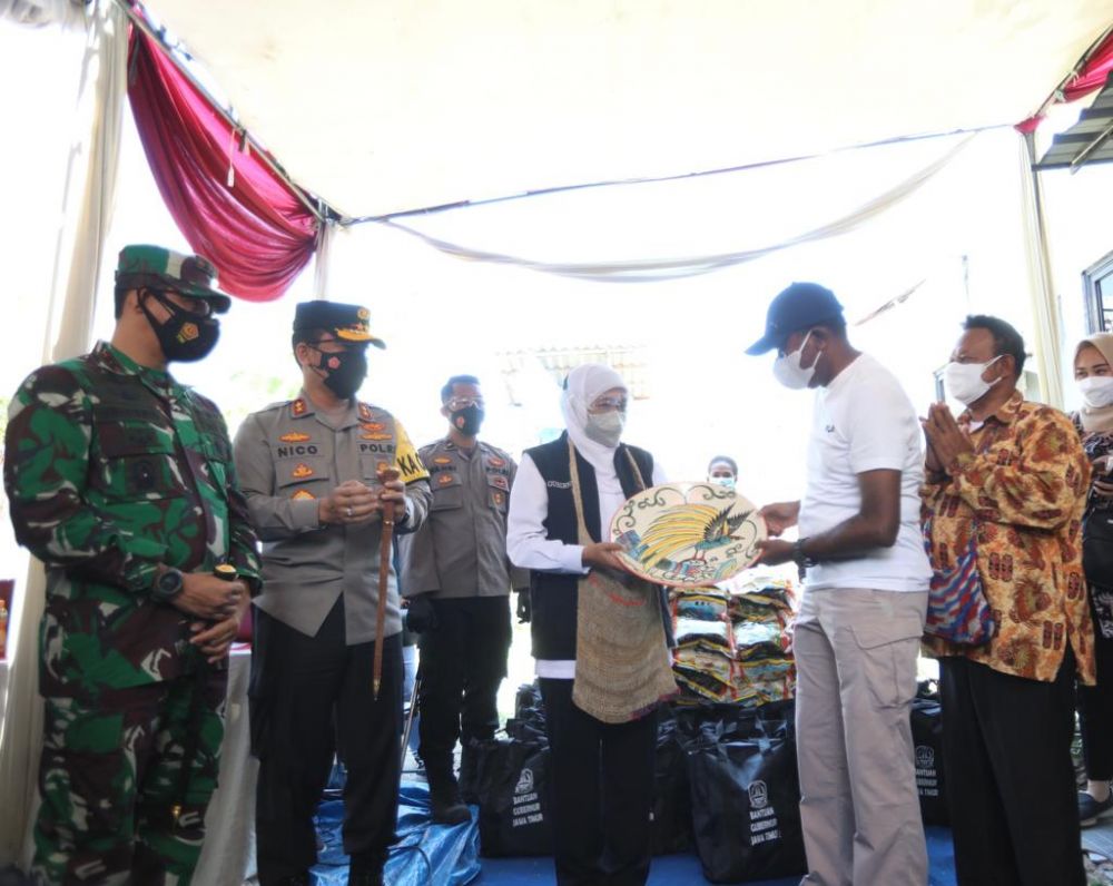 Gubernur dan Forkopimda Jatim Tinjau Vaksin Door to Door Warga Papua