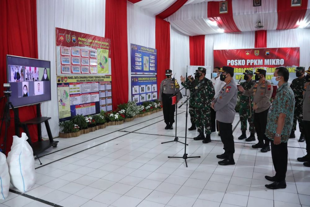 Kapolri dan Panglima TNI beri semangat warga yang ISOMAN