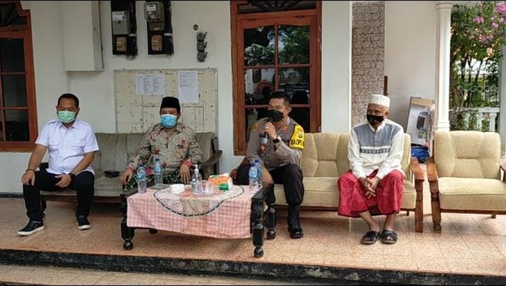 Kapolres Sampang AKBP Abdul Hafidz saat silaturahmi ke Ponpes Assirojiyyah Kajuk Sampang