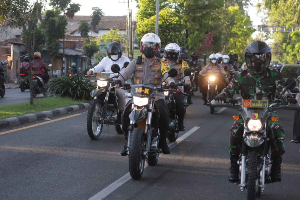 Forkopimda Jatim di Posko PPKM Sidoarjo, Cek Tempat Isoter dan 3T