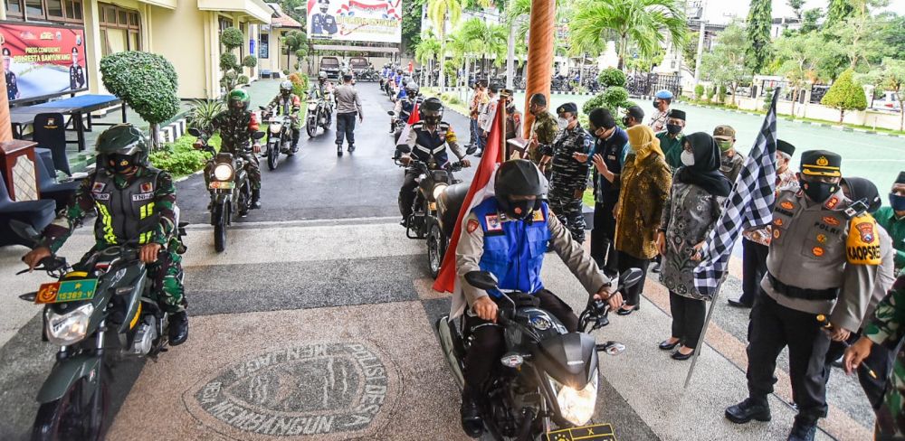 Kapolresta Banyuwangi AKBP Nasrun Pasaribu berangkatkan tim Tracer Kendalikan dan Cegah Covid-19