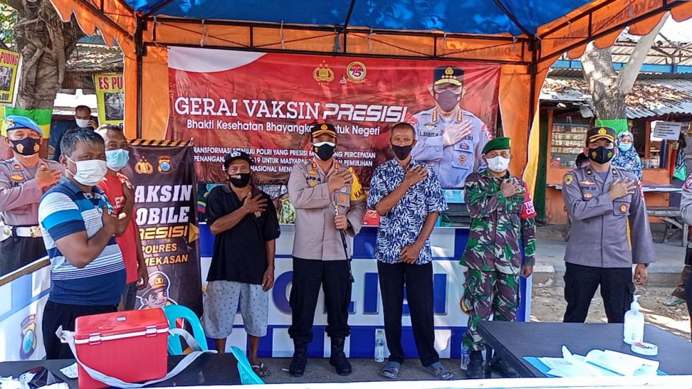 Polres Pamekasan Gelar Vaksin Mobile Presisi di Pasar Kolpajung
