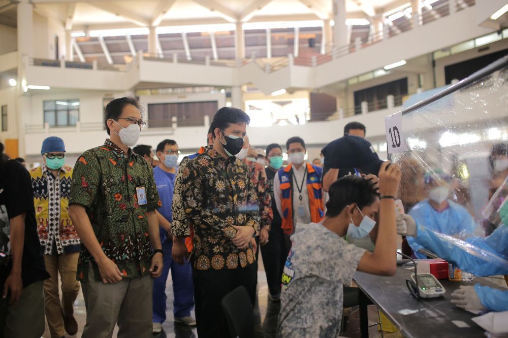 Wagub Emil Dardak tinjau vaksin di ITS Surabaya