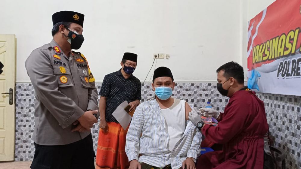 Gerai Vaksin Presisi di tinjau langsung Kapolres Pamekasan AKBP Apip Ginanjar