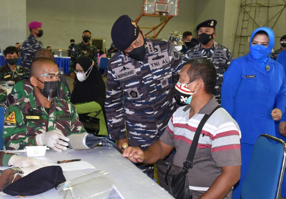 Kodiklatal TNI AL gelar Vaksin ke-2 dengan animo pendaftar yang cukup tinggi di Bumimoro Surabaya