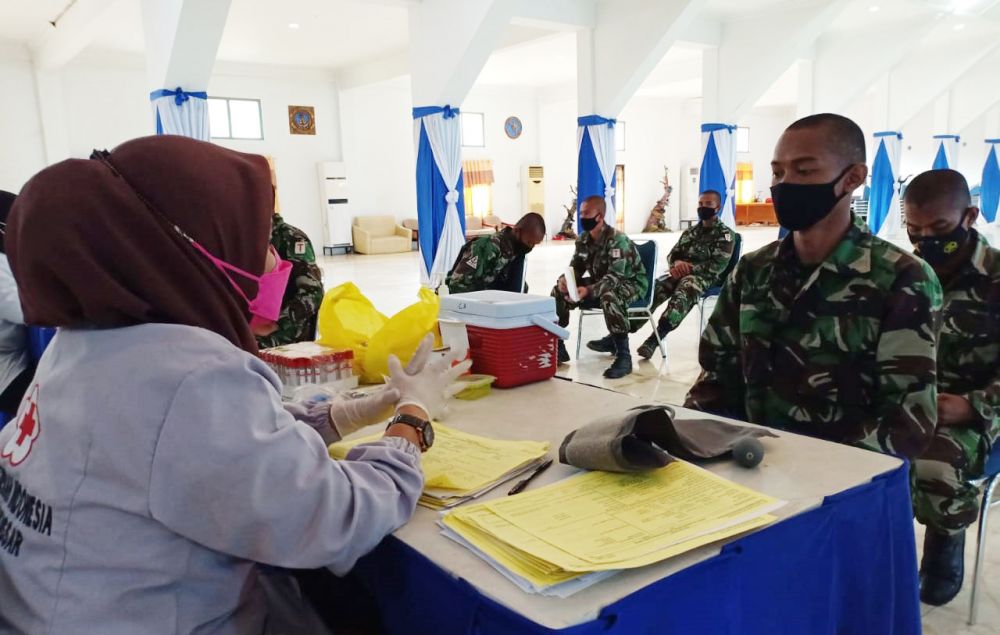 Donor Plasma Konvalesen lanjutan siswa TNI AL Satdik 2 Kodiklatal Makassar
