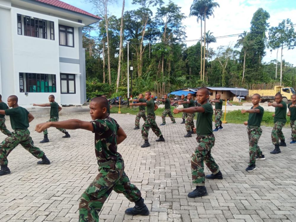 Siswa TNI AL lakukan pembinaan fisik untuk menjaga Herd Immunity