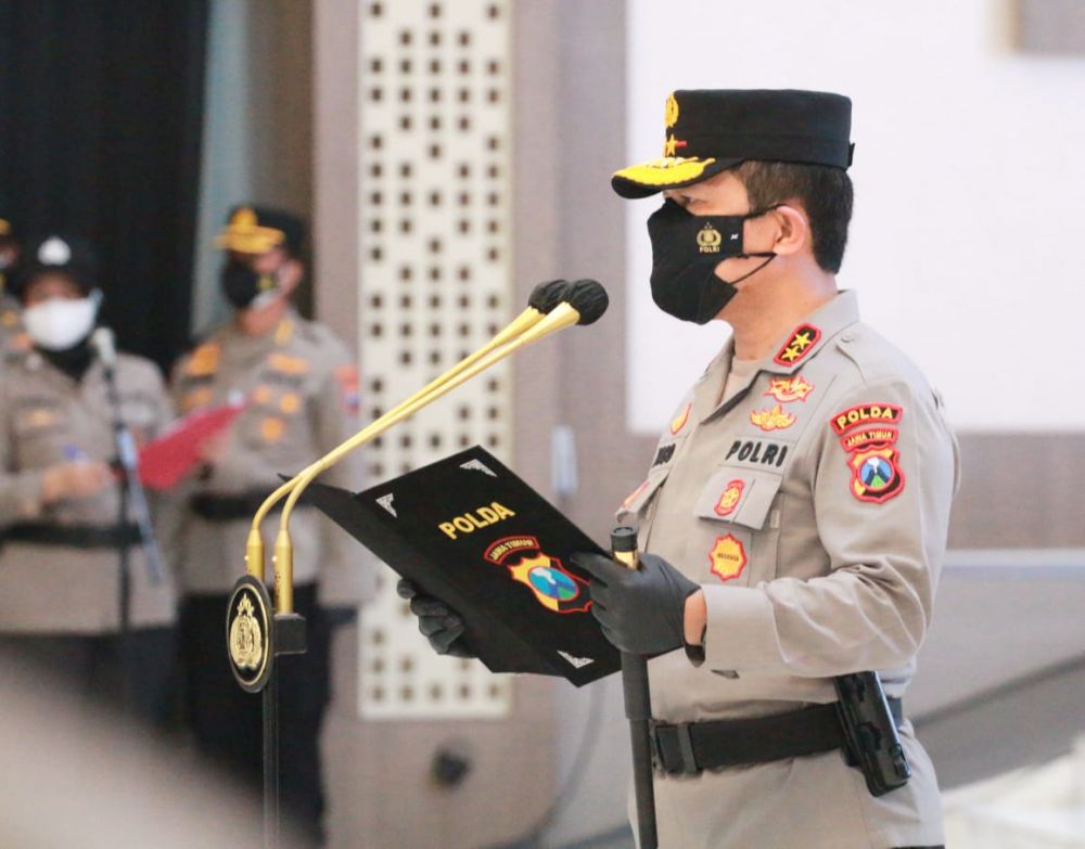 Sertijab PJU dan Kapolres di Pimpin Kapolda Jatim dengan Prokes Ketat