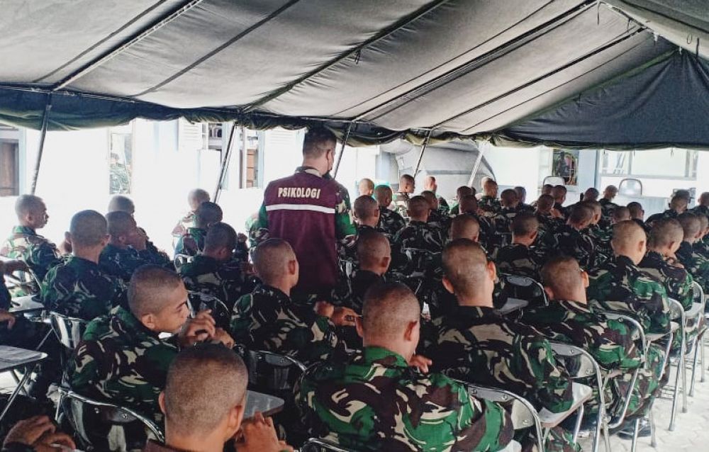 Siswa TNI AL satdik 1 Kodiklatal Tanjung Uban mendapat pembekalan SEFT