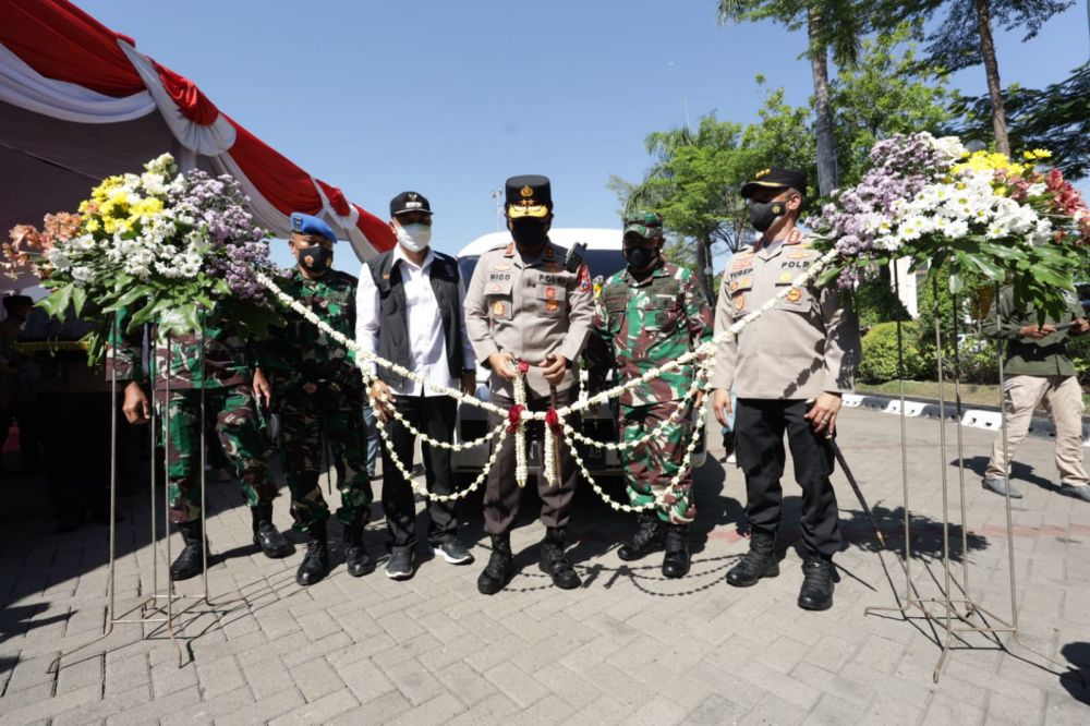 Kapolda Jatim Irjen Pol Dr Nico Afinta saat peresmian mobil Vaksin respon cepat