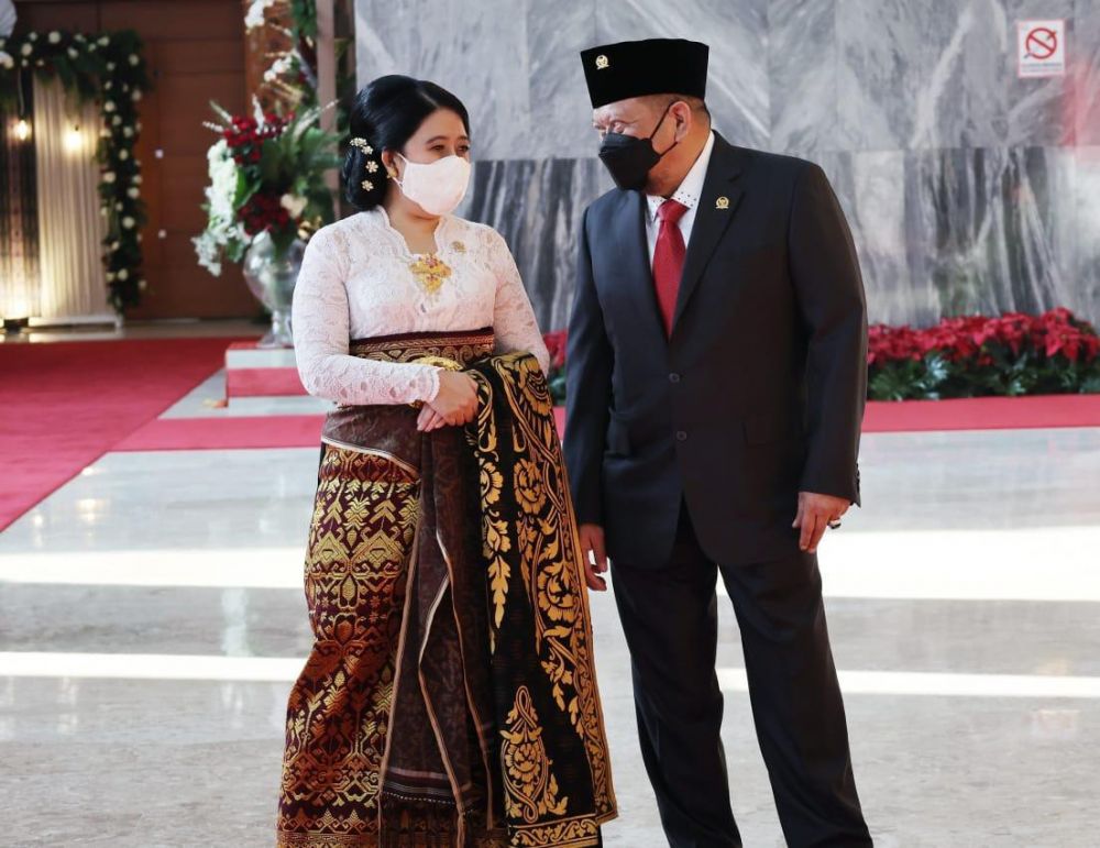 Ketua DPD RI saat berbincang dengan ketua DPR RI di komplek Parlemen Senayan Jakarta