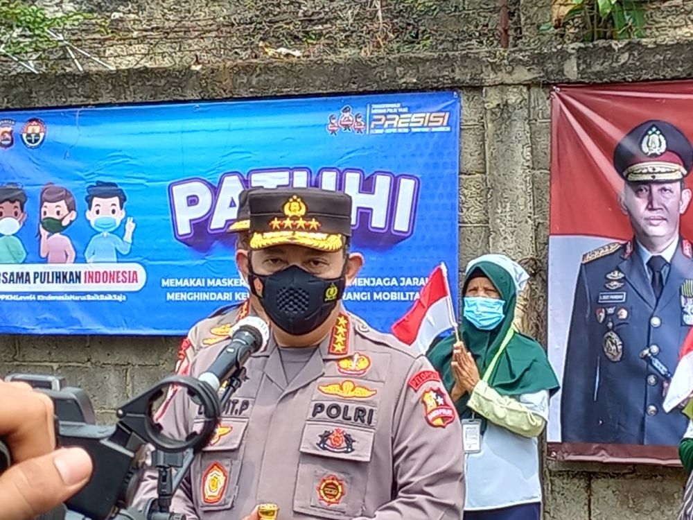 Kapolri Jenderal Polisi Listyo Sigit Prabowo saat tinjau vaksin buruh di Banten