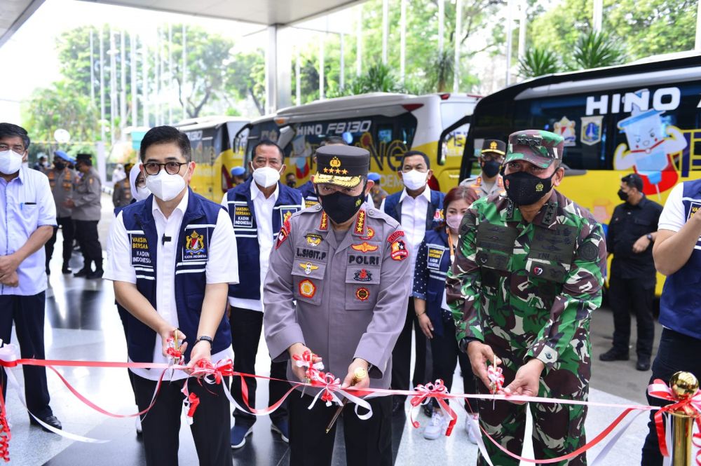 Kapolri Jenderal Polisi Listyo Sigit Prabowo saat peresmian bus vaksin keliling