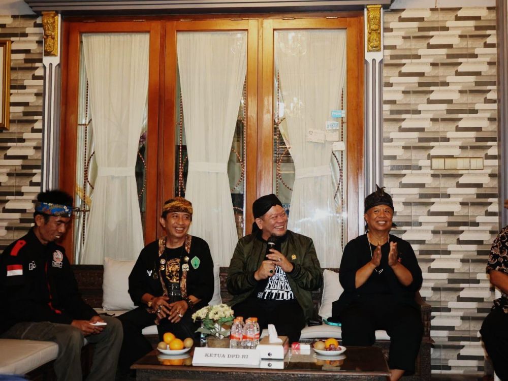 Ketua DPD RI silaturahmi dengan Perkumpulan Pendekar Pencak Silat Indonesia (P3SI) di rumah senator asal Jawa Barat Eni Sumarni di Situraja Sumedang