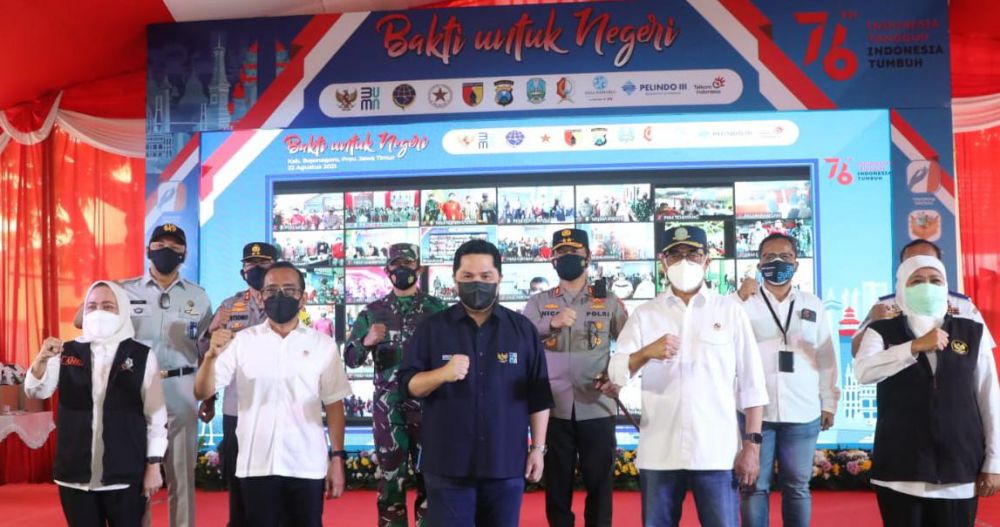 Gubernur Jatim Khofifah Indar Parawansa bersama 3 Menteri negara tinjau vaksin di Bojonegoro