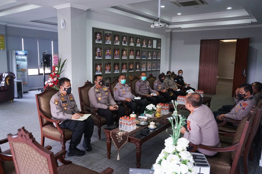 Dirsamapta Polda Jatim saat kordinasi terkait Covid-19 di Mako Polres Sidoarjo