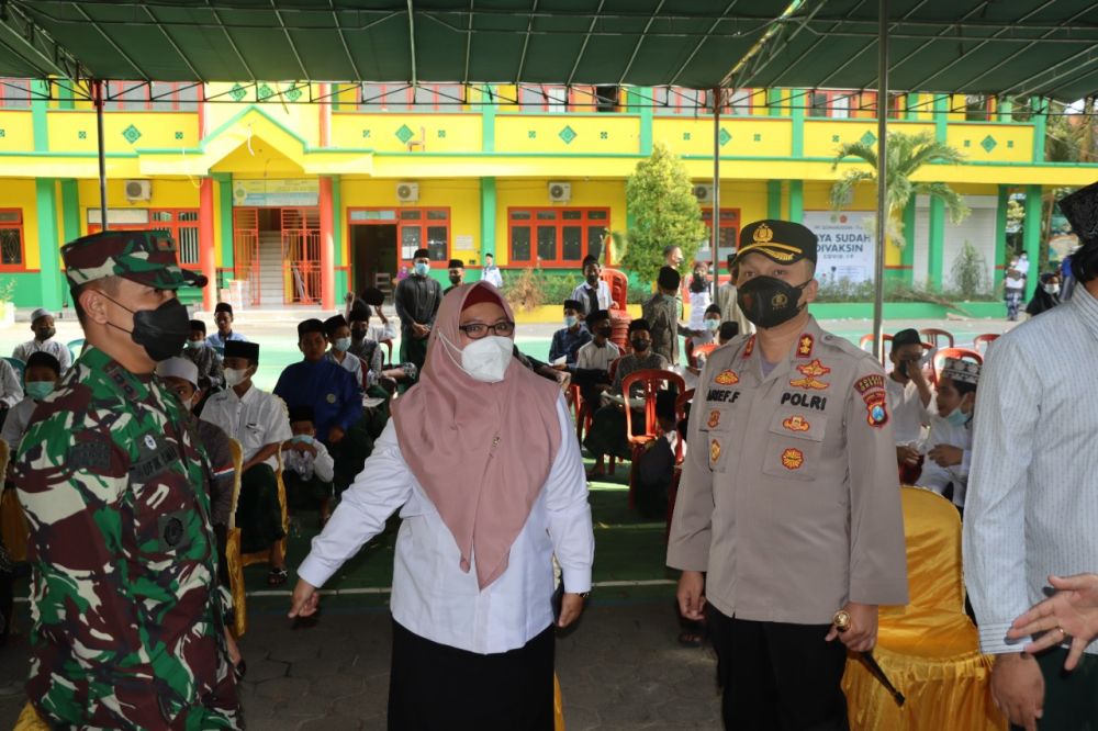 Jajaran Kodam V Brawijaya Gelar Vaksin Dihadiri Kapolres Gresik