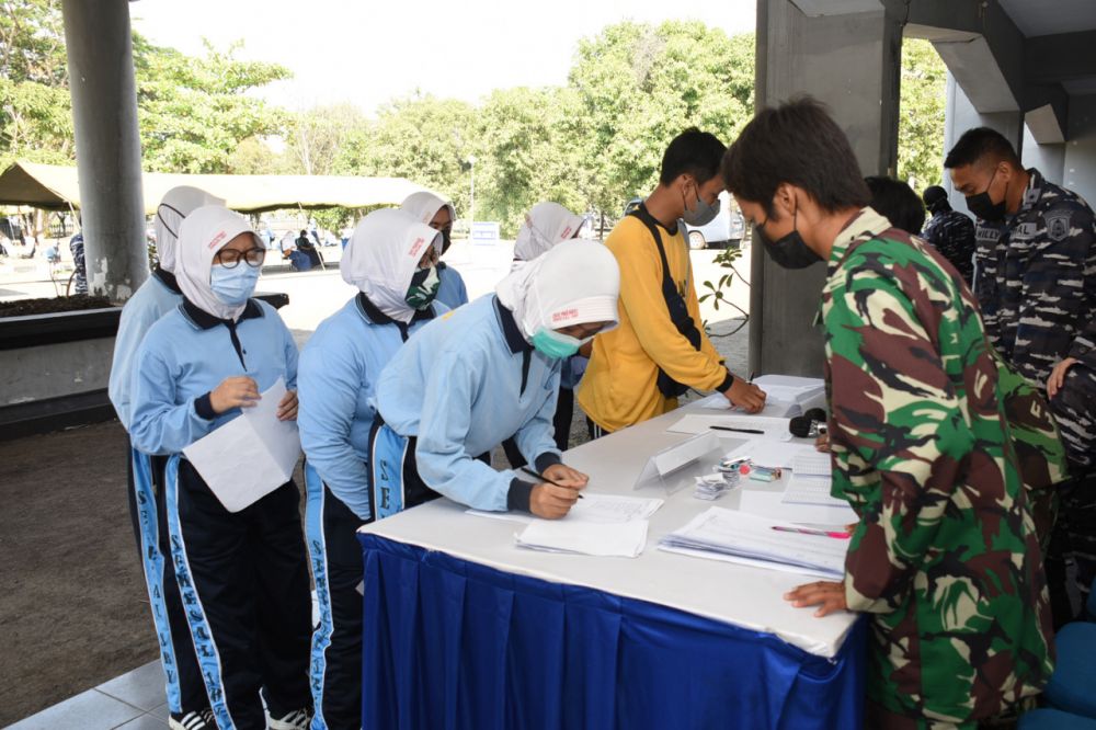 TNI AL lakukan serbuan vaksin ke-2 ke Prajurit Antap, siswa dan keluarga