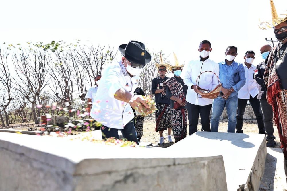 Ketua DPD RI saat ziarah makam ke makam Raja Termanu
