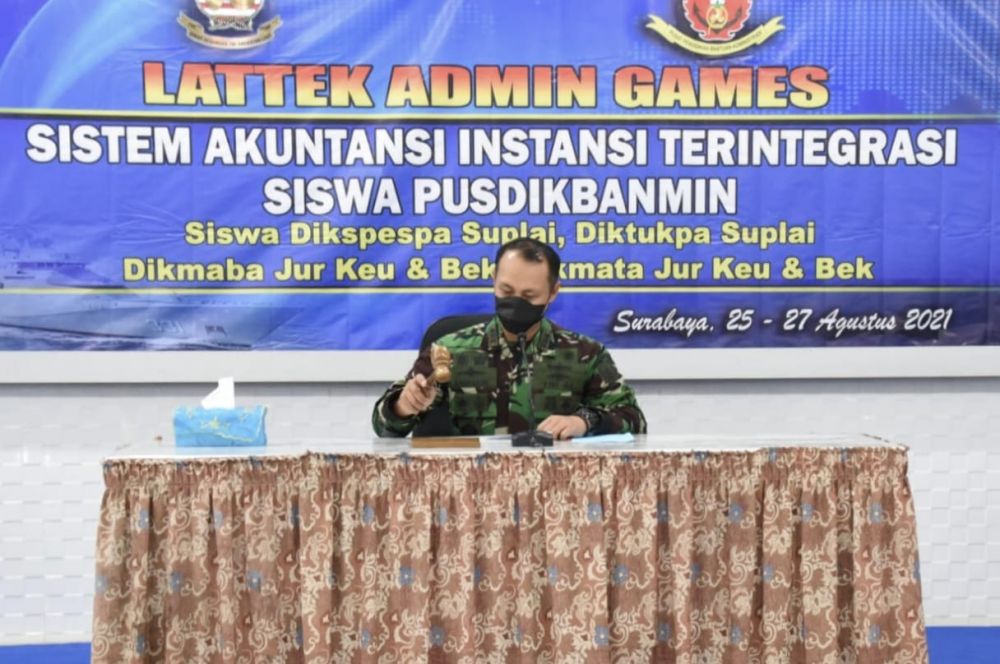 Danpusdikbanmin kolonel laut (S) Anggun Nan Tungga