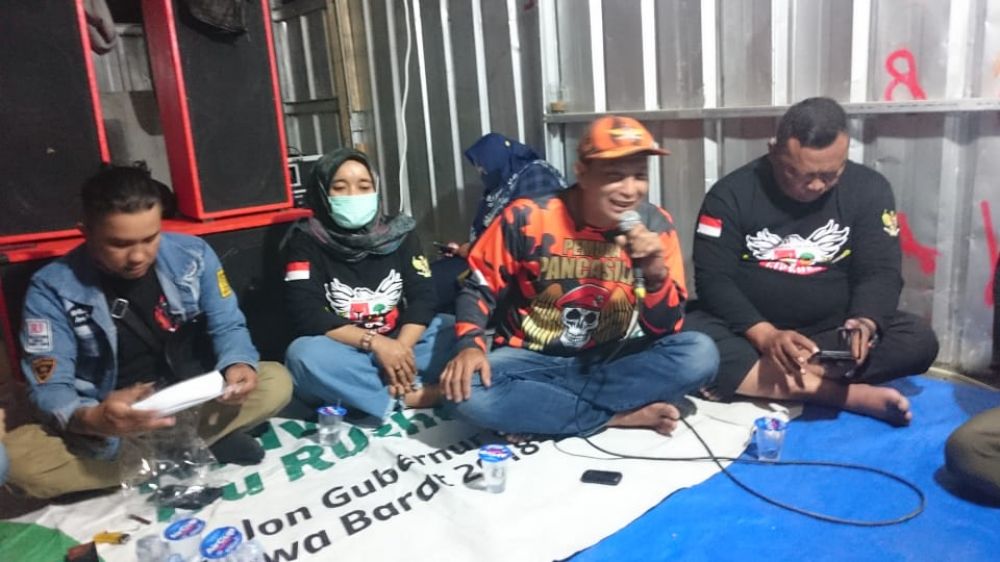 Foto Ketua pac Cipedes Cecep priyatna S.Pd saat memberikan sambutan kepada ketua-ketua ranting diwilayah Kecamatan Cipedes.