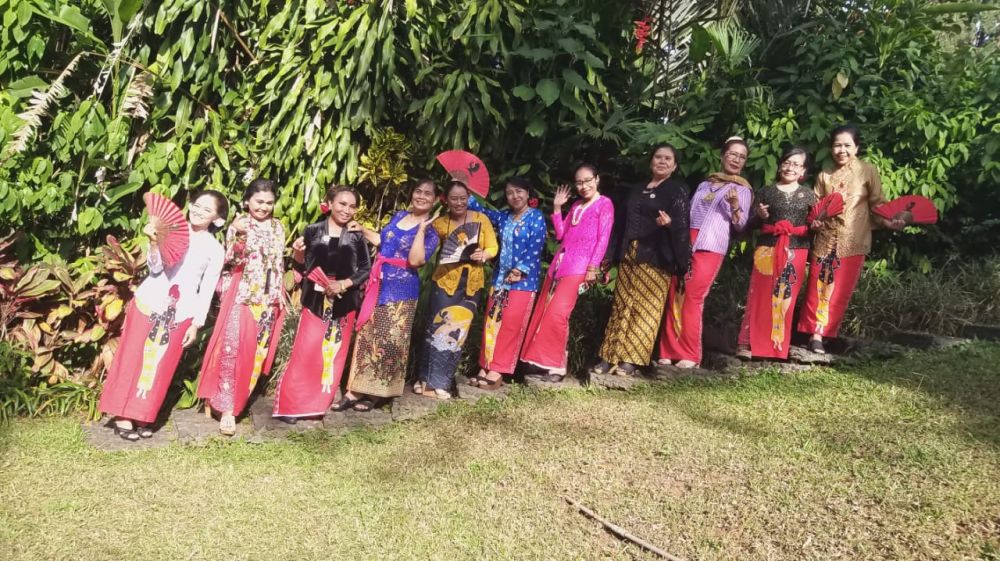 Perempuan bersanggul di Wilujengan Suro Pungkasan