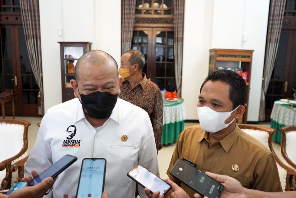 Ketua DPD RI bersama Bupati Lumajang Thoriqul Haq di Pendopo Arya Wiraraja Pemkab Lumajang