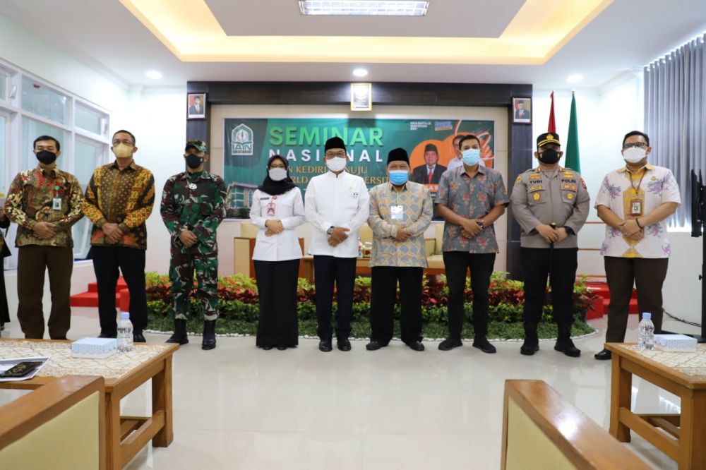 Hadir Kepala Staf Kepresidenan di Seminar Nasional IAIN Kediri