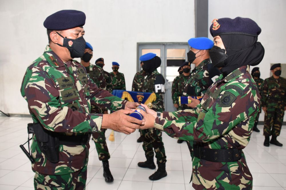 Dankodikdukum Laksma TNI Budi Raharjo saat penutupan pendidikan di Kodiklatal