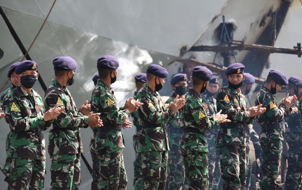 Siswa TNI AL Satdik 3 Sorong kembali gunakan KRI Teluk Banten 516