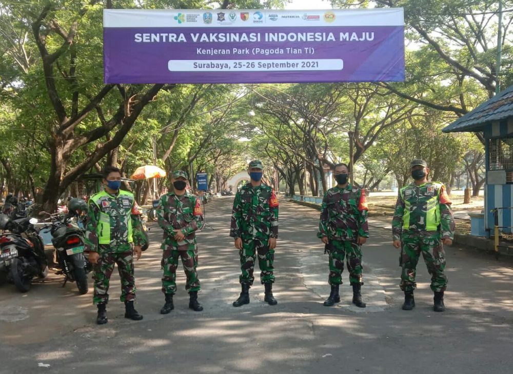 Koramil 0831/01 Simokerto saat lakukan pengamanan