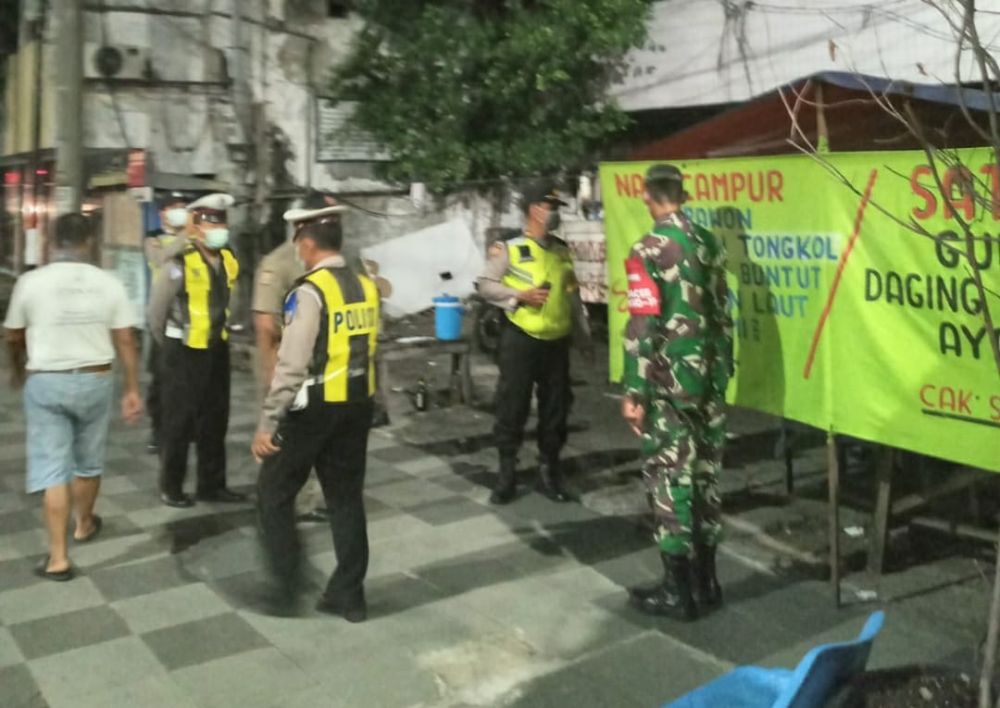 Ops Yustisi petugas gabungan Tiga Pilar wilayah Bubutan