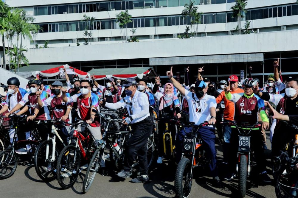 Ketua DPD RI AA LaNyalla Mahmud Mattalitti saat Gowes