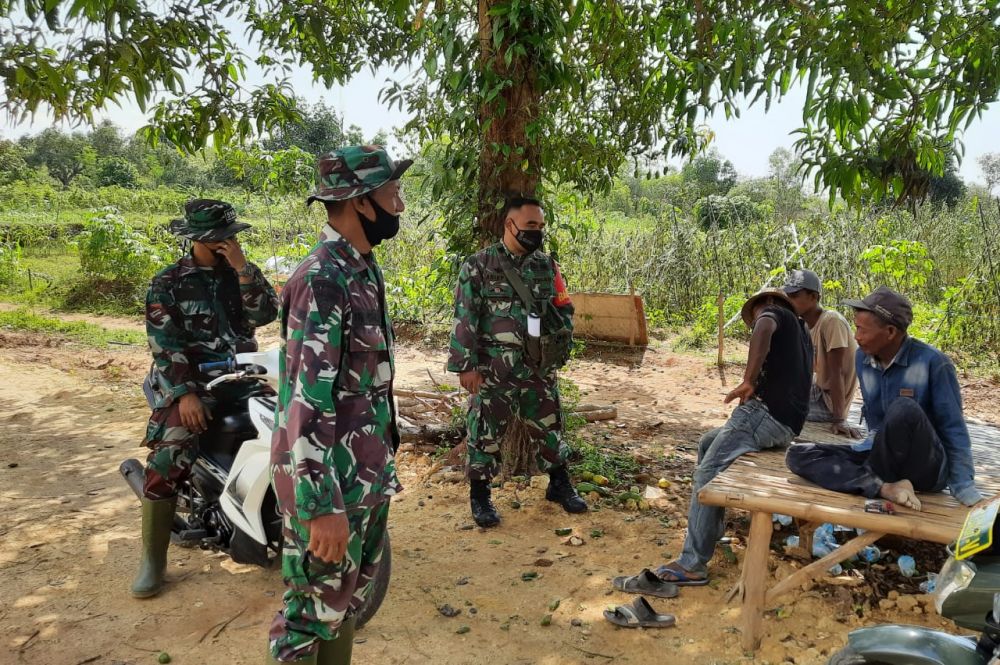 Kodim 0826 Pamekasan saat sosialisasi Covid-19